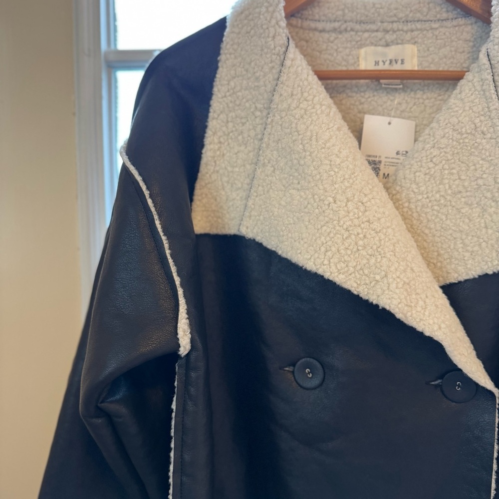 NWT HYFVE The Brooklynn Black and Cream Faux-Leather Sherpa Jacket M - Picture 7 of 13